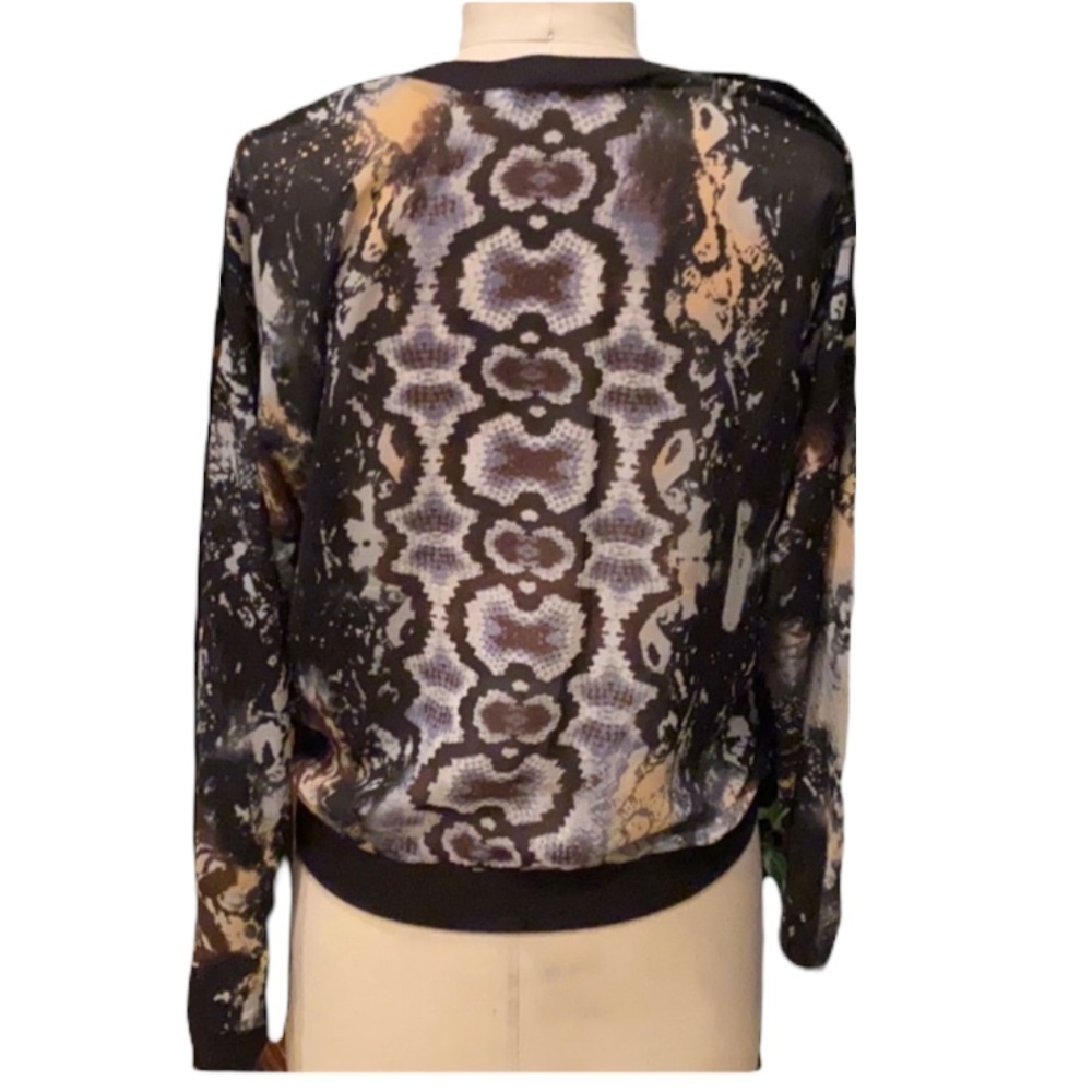 CAbi Python Snake Print Sweatshirt Style Blouse SZ S - Picture 4 of 11